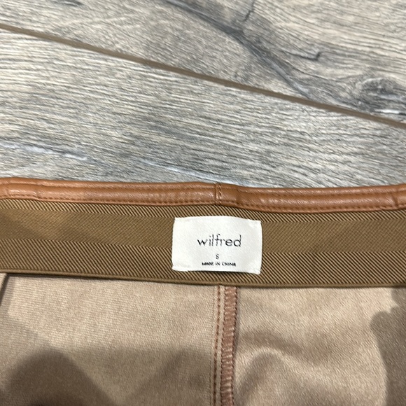 • Aritzia / Wilfred • Women’s Elaine Pant High-waisted, flared Vegan Leather 6 - Picture 6 of 7